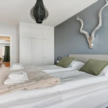 Arctic Escape, Free Parking By Lapland Host *